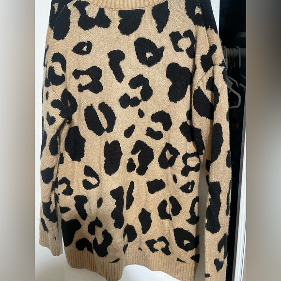 Forever 21 Leopard Tunic Sweater - Picture 3 of 4